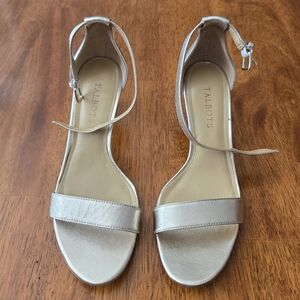 Talbots New Sandles 7 1/2.
